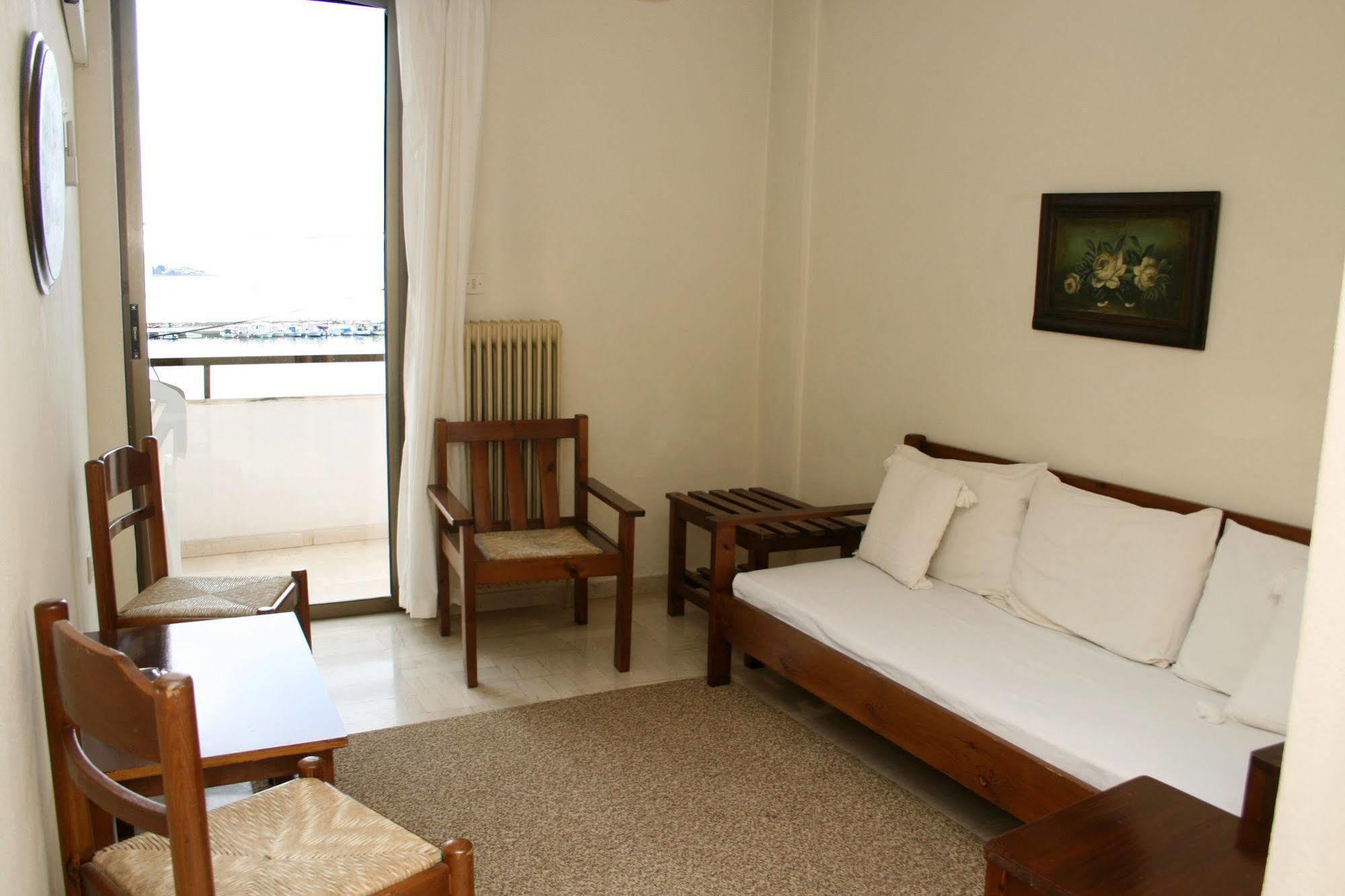 Aparthotel Iliahtides อมารินโธส ภายนอก รูปภาพ
