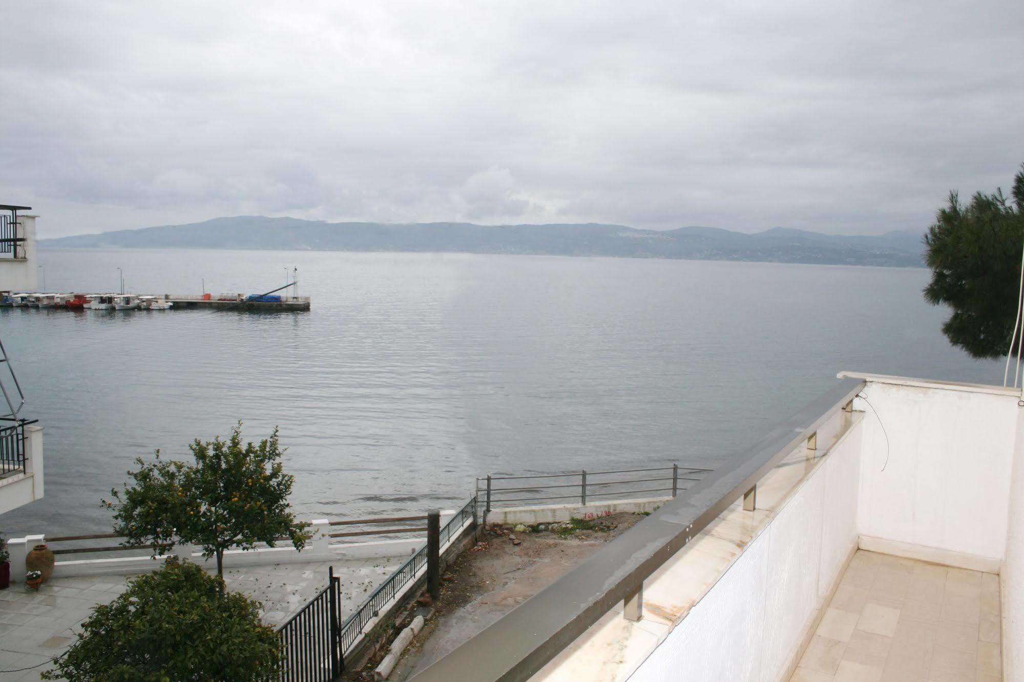 Aparthotel Iliahtides อมารินโธส ภายนอก รูปภาพ