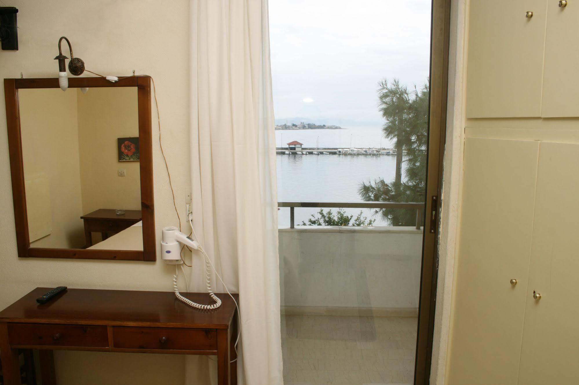 Aparthotel Iliahtides อมารินโธส ภายนอก รูปภาพ