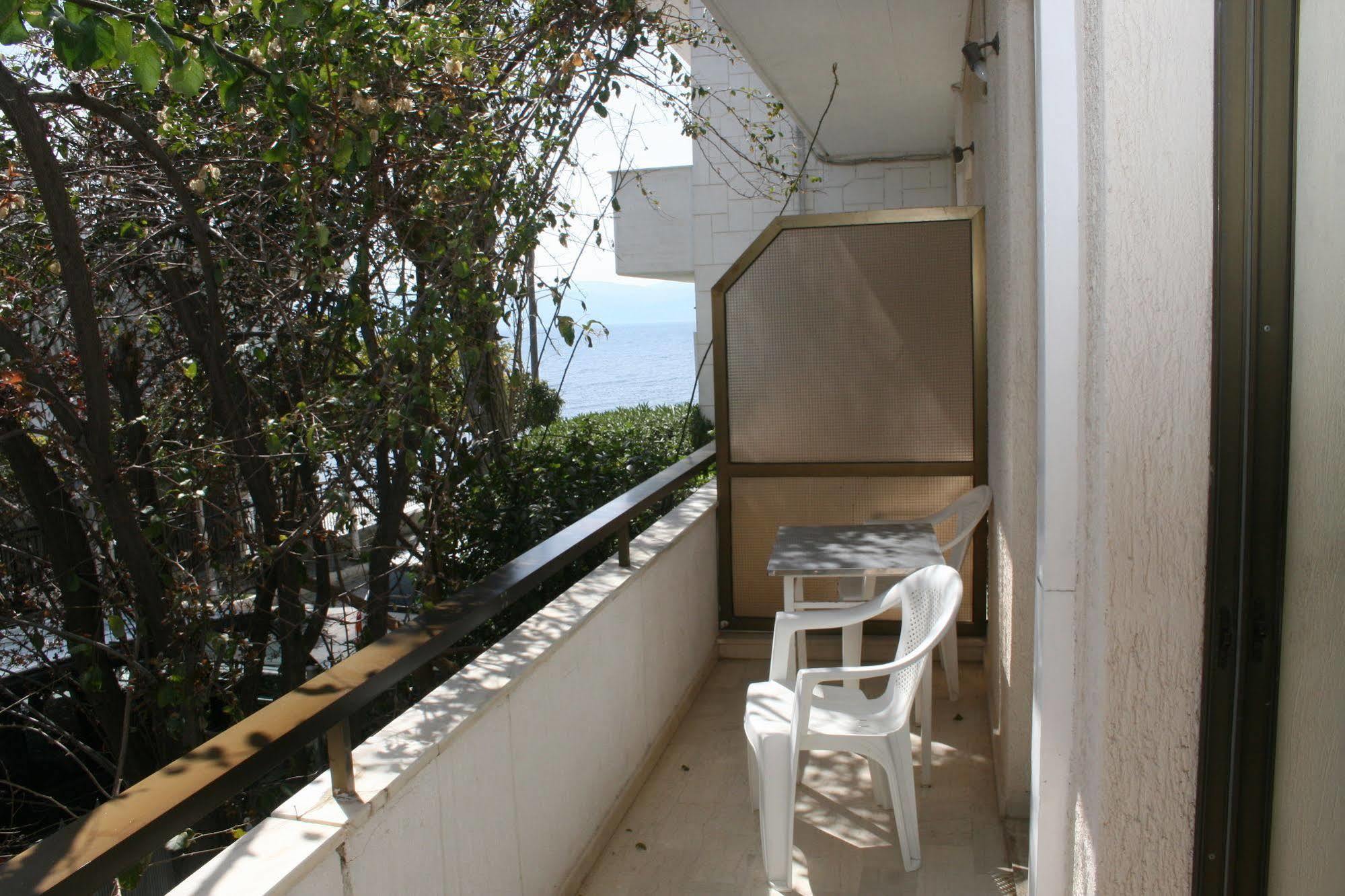 Aparthotel Iliahtides อมารินโธส ภายนอก รูปภาพ