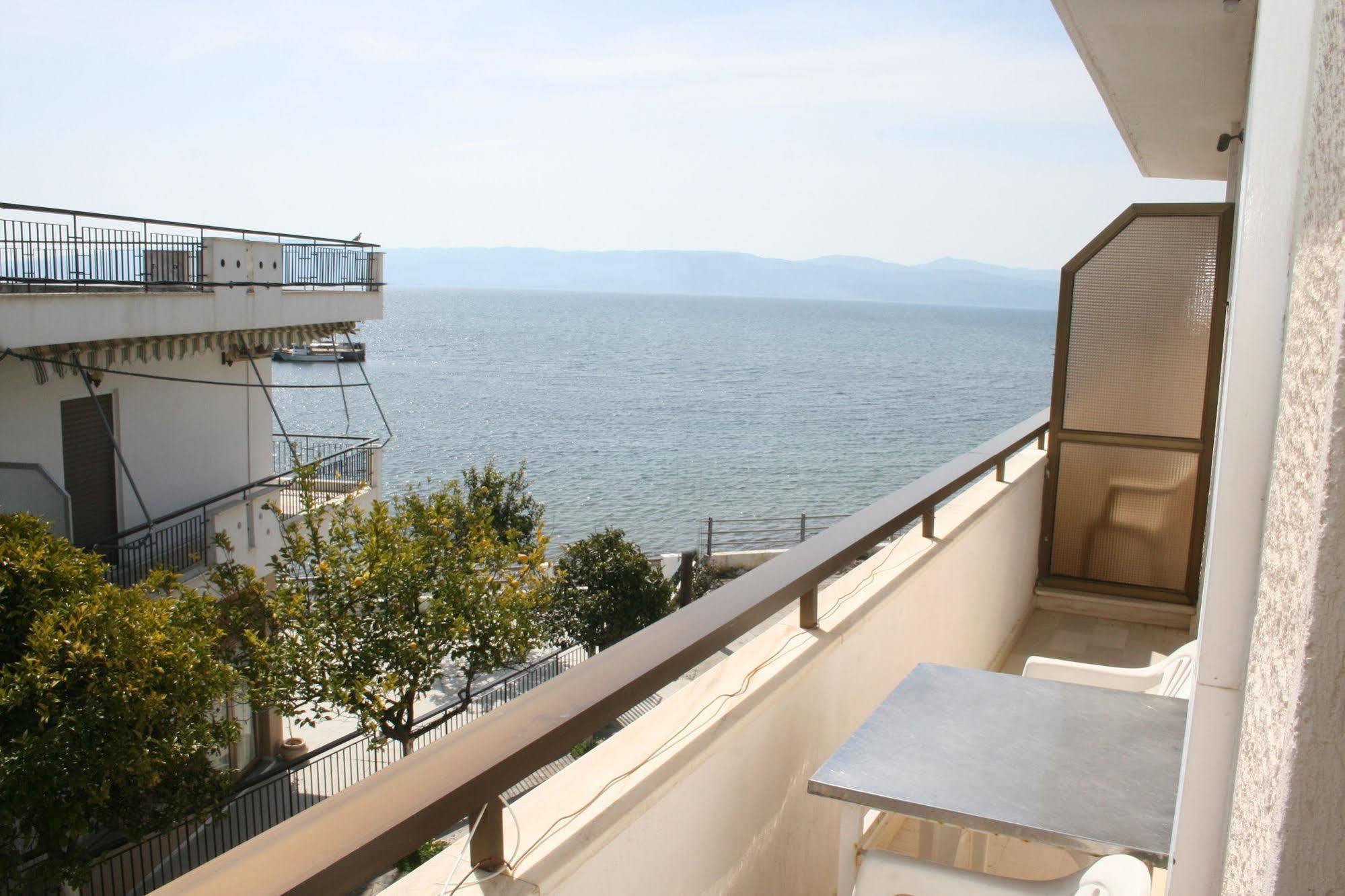 Aparthotel Iliahtides อมารินโธส ภายนอก รูปภาพ